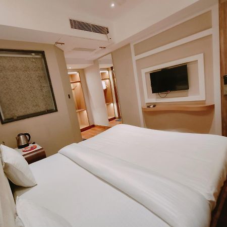 Aura Rooms Дехрадун Екстериор снимка