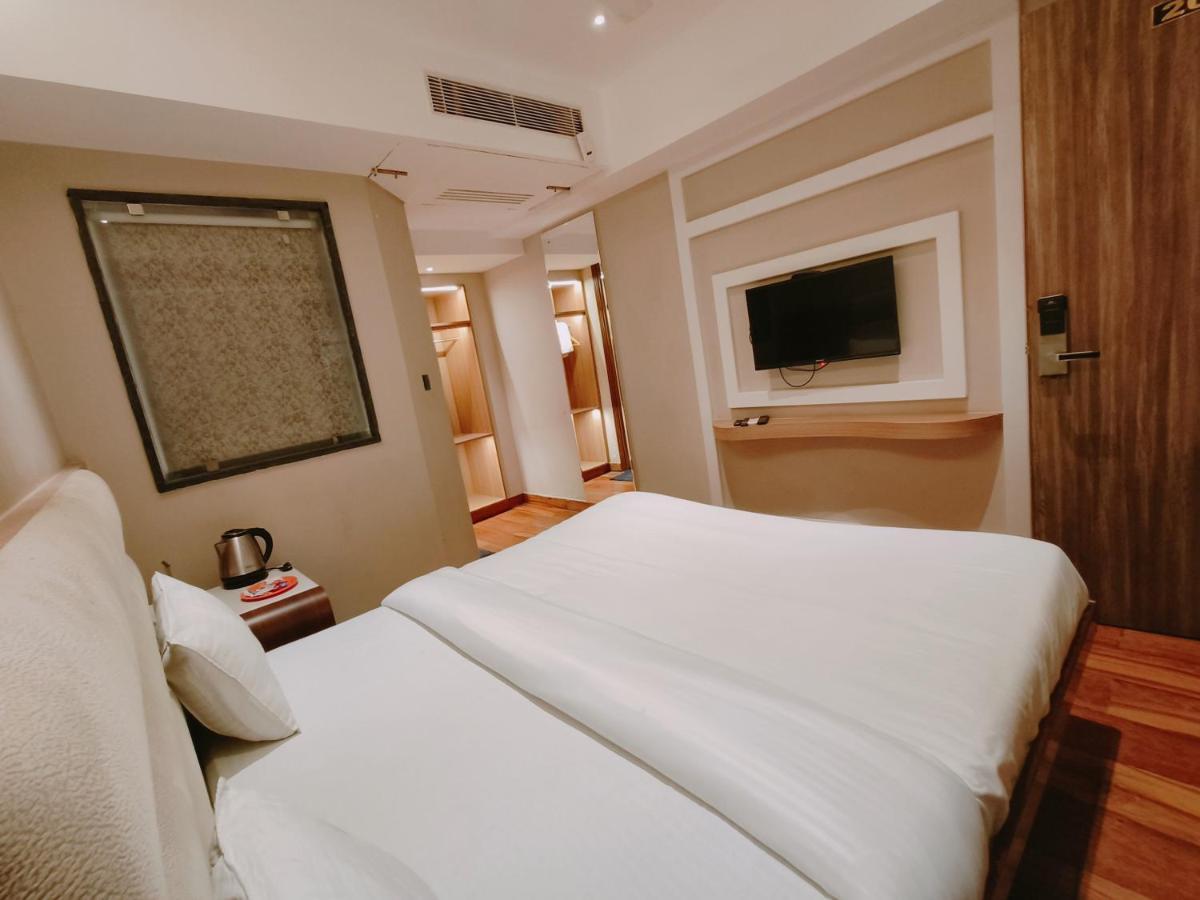 Aura Rooms Дехрадун Екстериор снимка